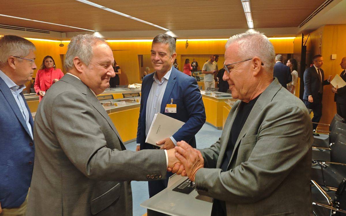 L'alcalde de Salou proposa al ministre Hereu solucions per reduir l'impacte dels nous controls als aeroports