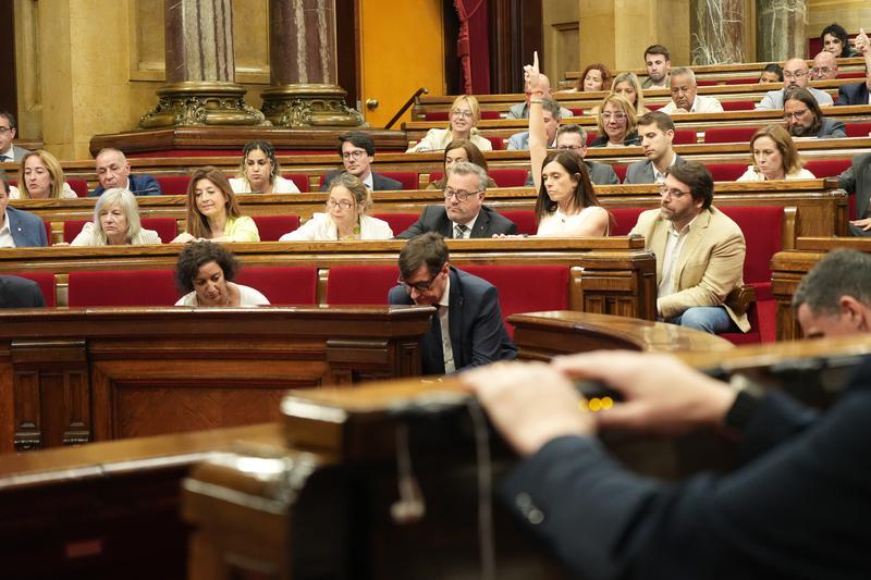 El Parlament rebutja reclamar a Pedro Sánchez la convocatòria d'eleccions