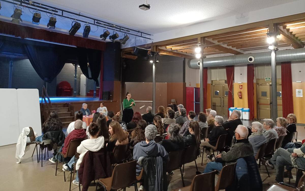 Més de 300 persones participen en sessions de teatre fòrum contra l'edatisme al Bages
