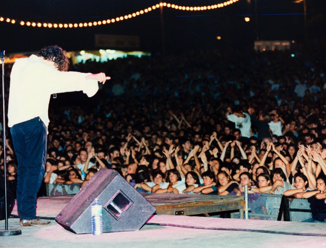 Carles Sabater en el concert a Sabadell el 1995 - AHS Carles Sabater en el concert a Sabadell el 1995