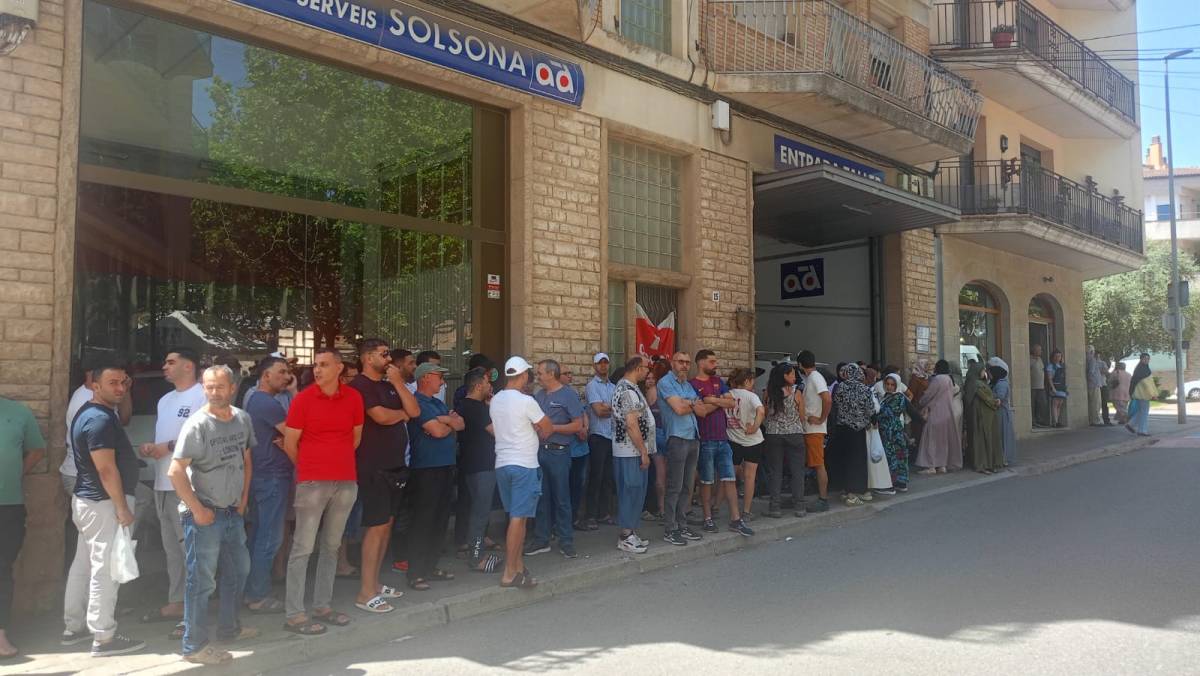 Ajornen un desnonament al centre de Solsona arran d’una mobilització veïnal significativa