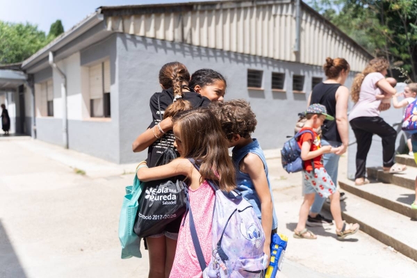 FOTOS | Punt final al curs escolar, el més tens dels últims anys
