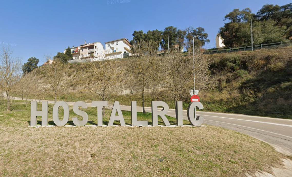Hostalric pateix una plaga de mosques : «És una situació complicada»