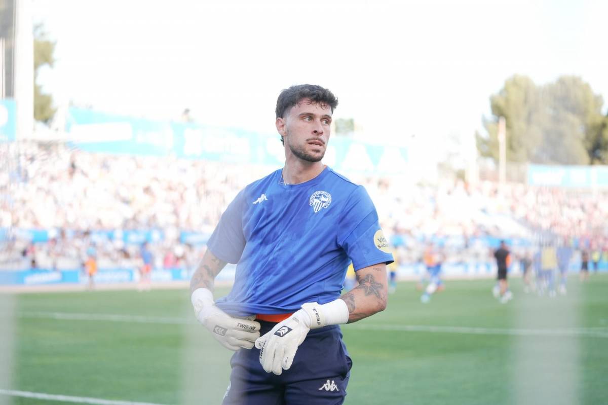 L'equip ja escalfa sobre la gespa de la Nova Creu Alta: la prèvia del partit entre CE Sabadell i Zamora, en directe