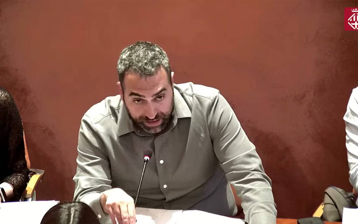 El govern defensa l'asfaltatge de la plaça Neus Català per seguretat i funcionalitat