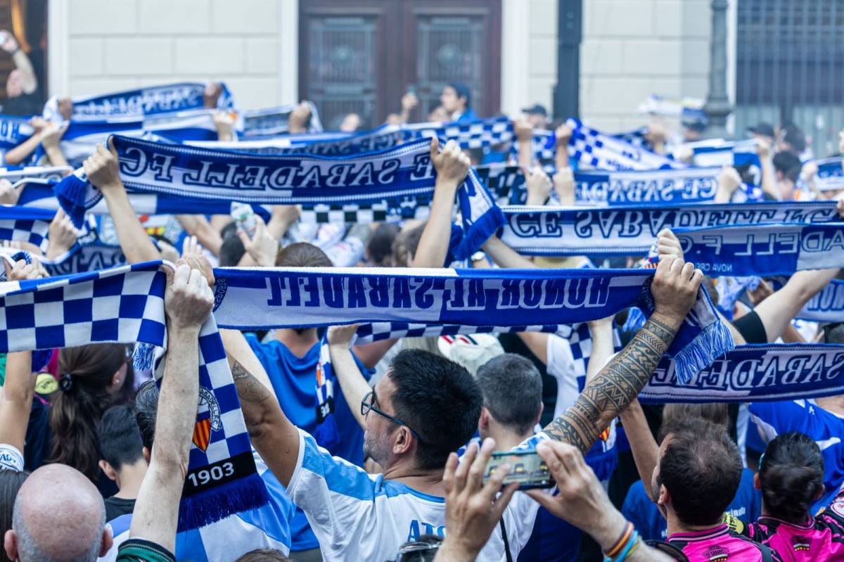 Sabadell celebra l`ascens a Segona - Juanma Peláez Sabadell celebra l`ascens a Segona