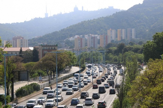 Tretze ferits, cap de greu, en un xoc múltiple a la Ronda de Dalt de Barcelona