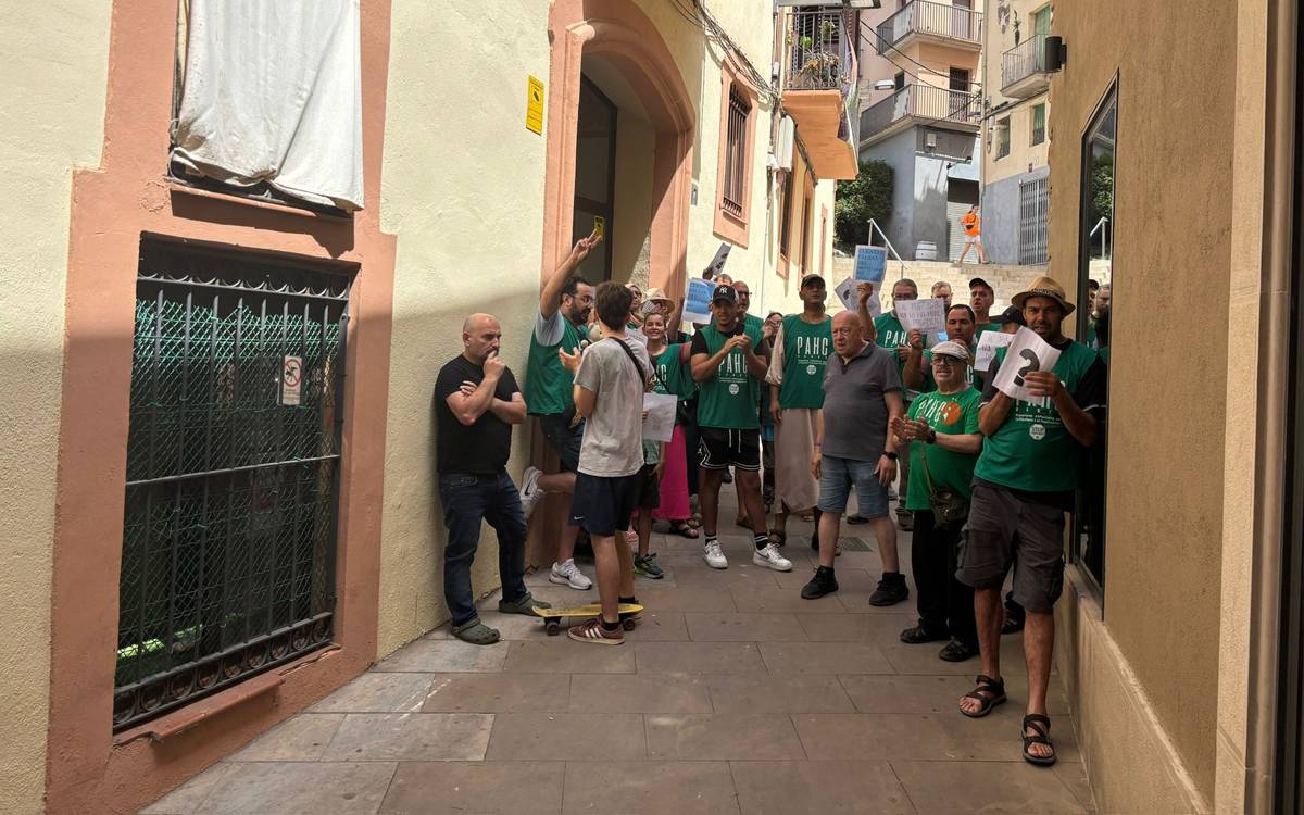 Nou ajornament «in extremis» del desnonament d'un matrimoni i dos menors a Manresa