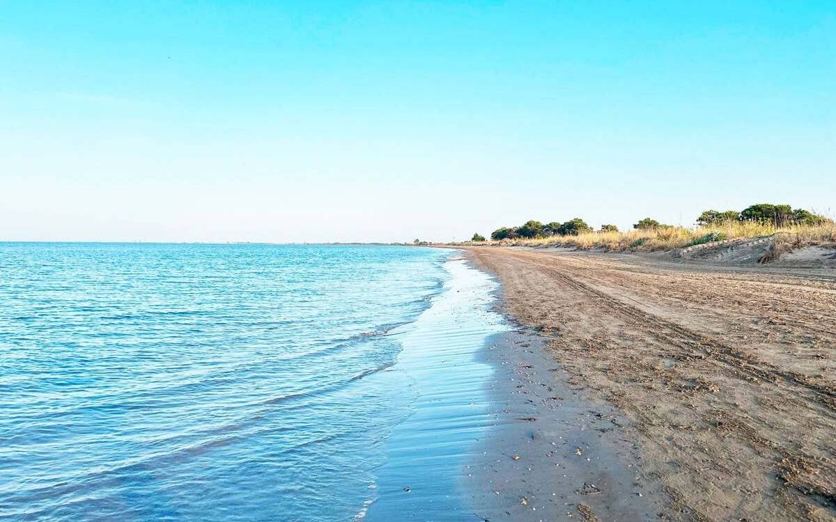 Platja de l`Arenal a l`Ampolla.