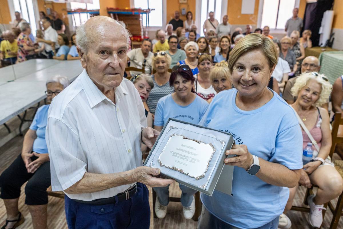  Francisco Muñoz, veí del Torrent del Capellà, durant l'homenatge - JUANMA PELÁEZ