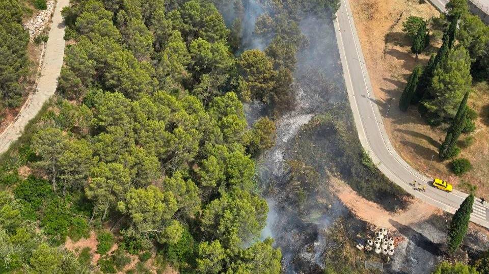 Incendi al pati d’un habitatge a Castellbisbal