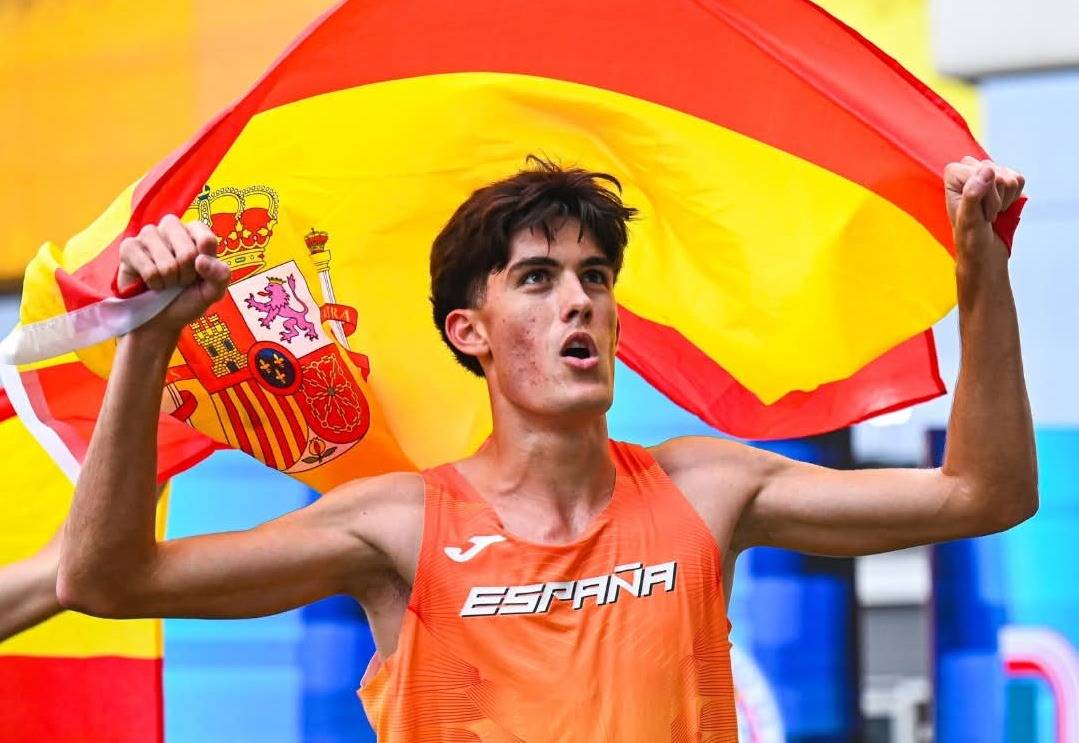 Pol Molins, or als 1.500 del Campionat Iberoamericà sub-20
