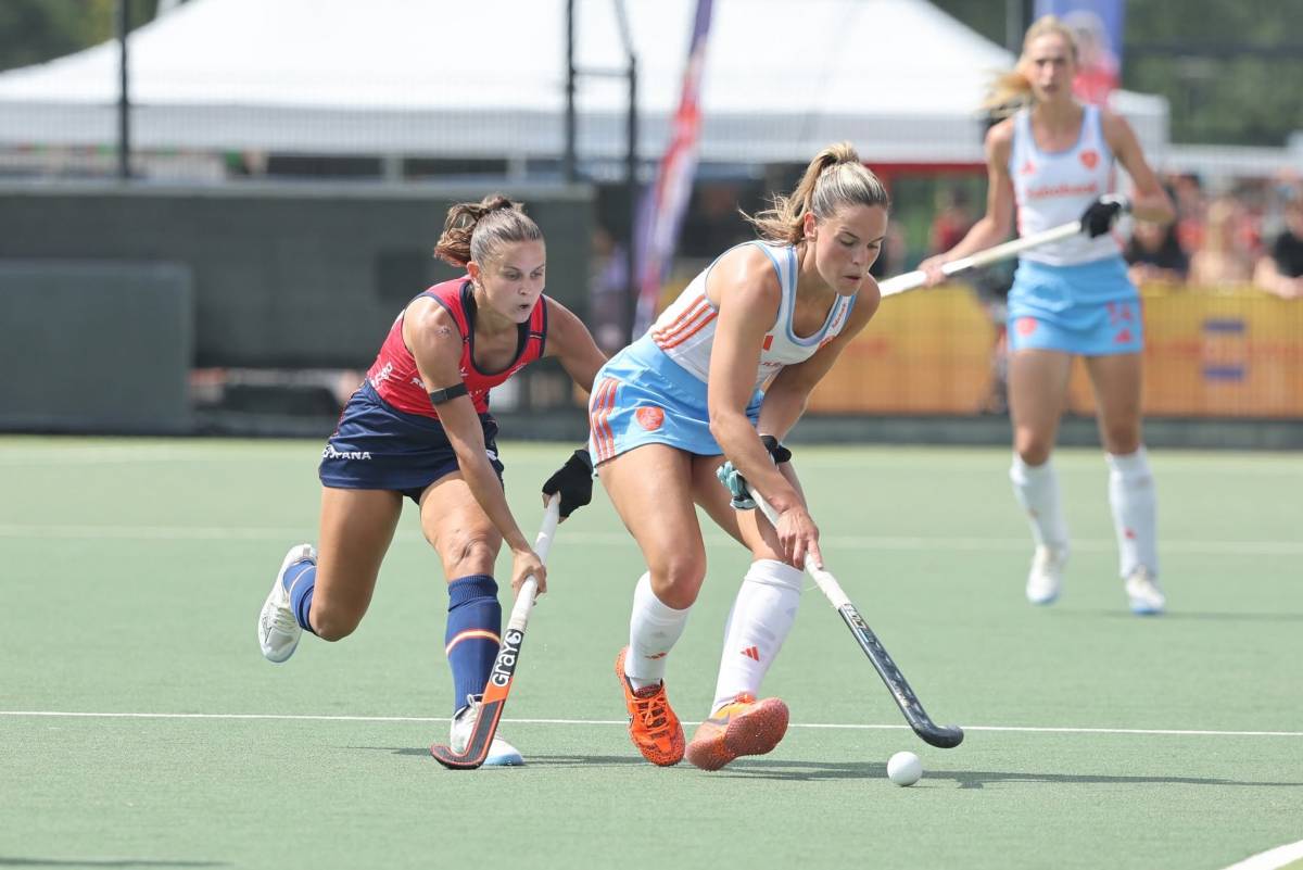 Doble derrota de la selecció femenina contra els Països Baixos