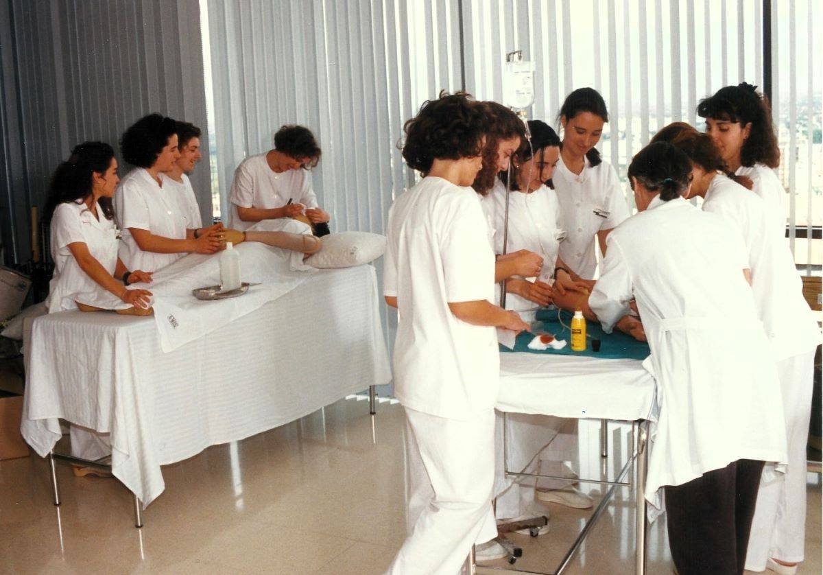 L'escola d’Infermeria que va sacsejar Tortosa