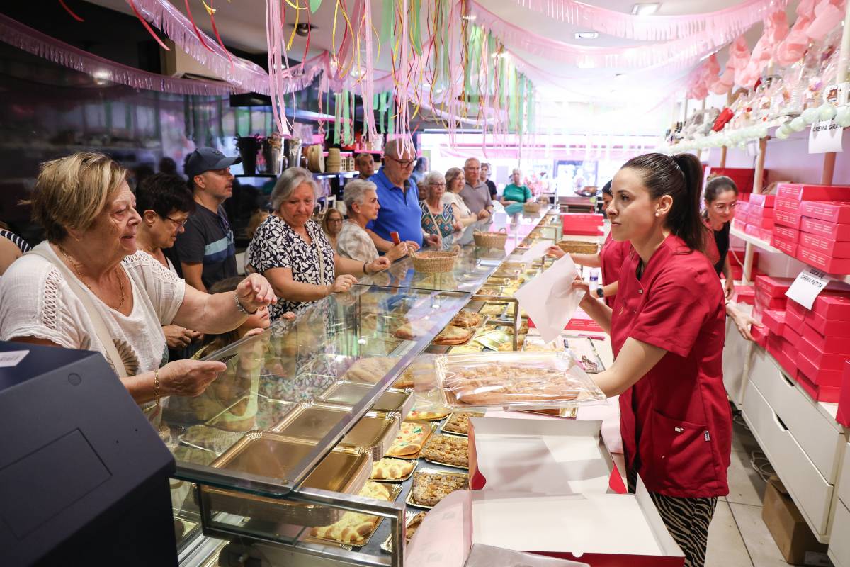 Les pastisseries de Sabadell tanquen un Sant Joan amb vendes a l'alça i la coca de crema guanyant terreny