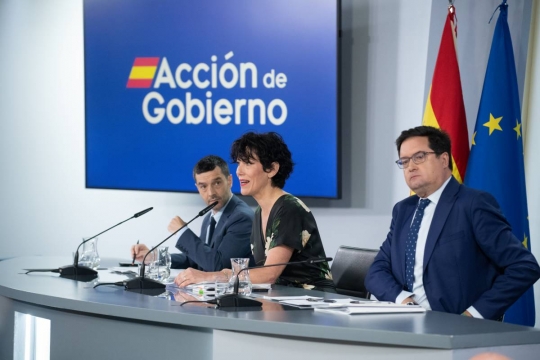 «Qui la fa, la paga, es digui Ábalos o Ayuso»: la Moncloa busca el xoc amb el PP davant l’ofensiva judicial   