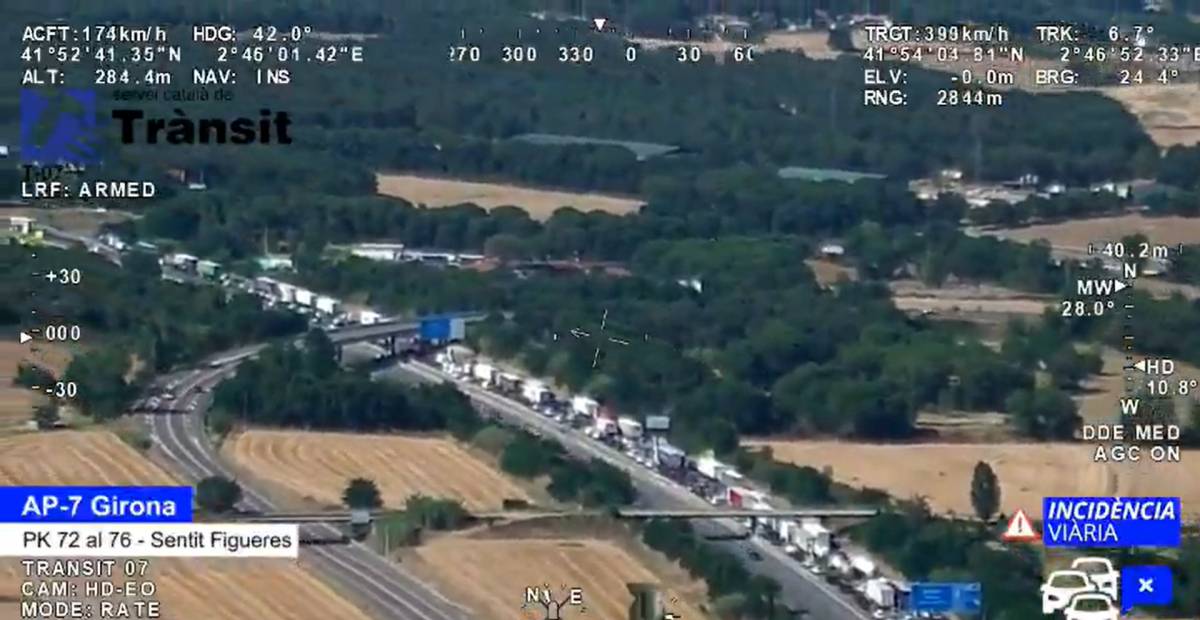 Mor el conductor d'un camió en un accident a l'AP-7 a Riudellots