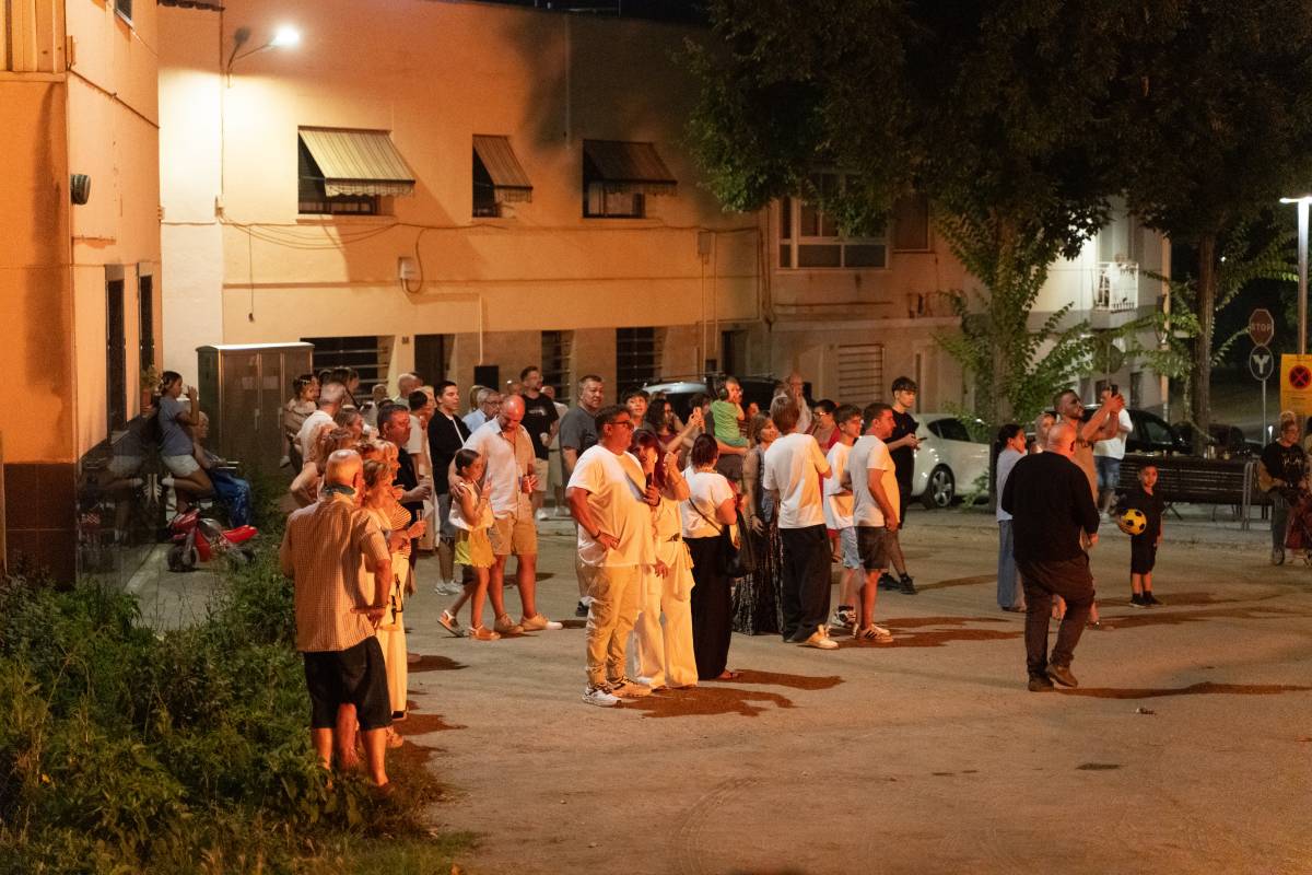La foguera del Torrent del Capellà per Sant Joan - David Chao La foguera del Torrent del Capellà per Sant Joan