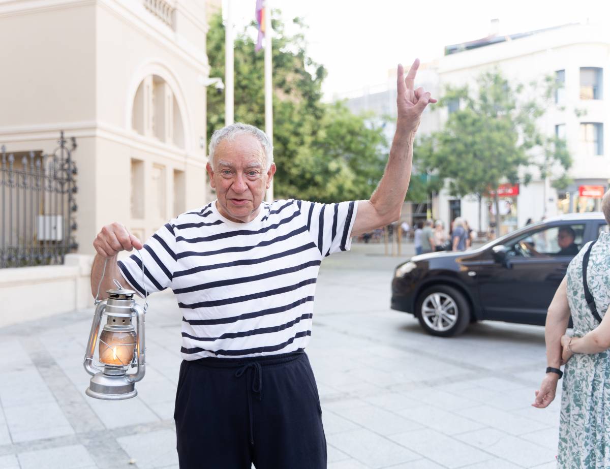 Vivac, escalivada i una muntanya màgica: com Jaume Monmany va portar la Flama del Canigó a Sabadell