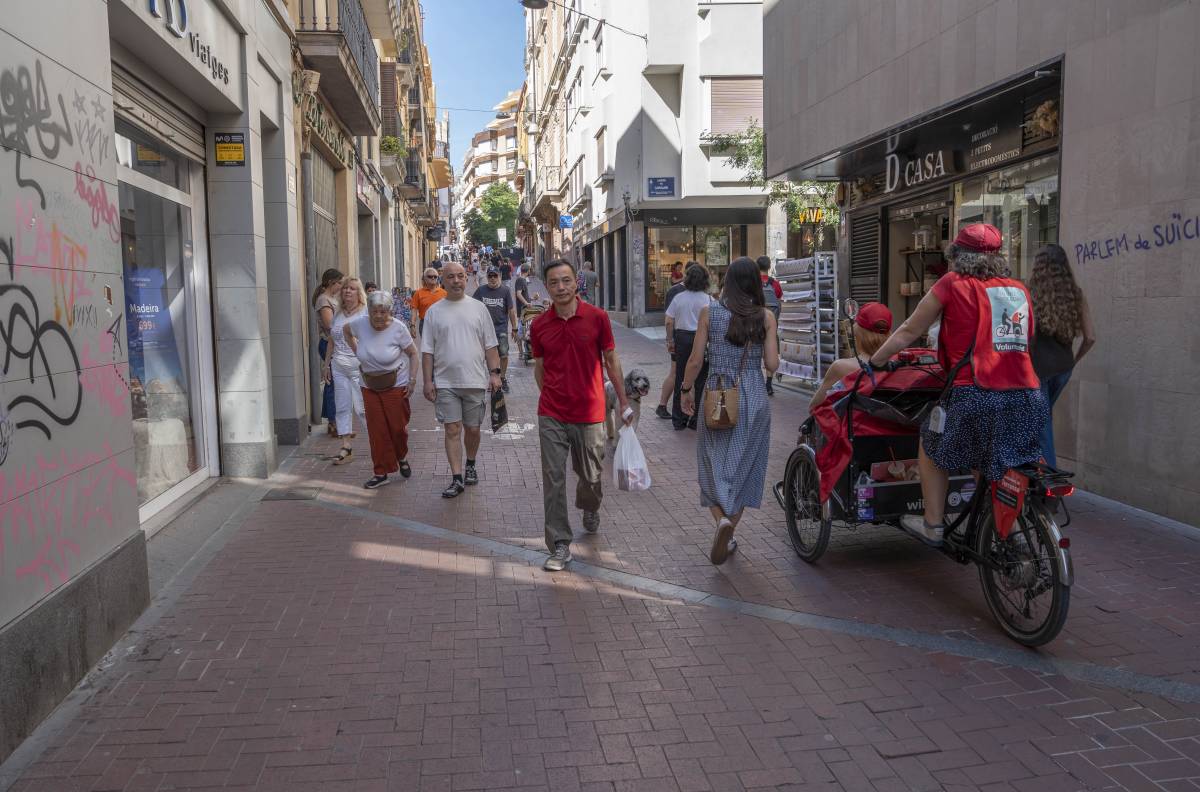 Carrer de Sant Pere - Alberto Tallón Carrer de Sant Pere