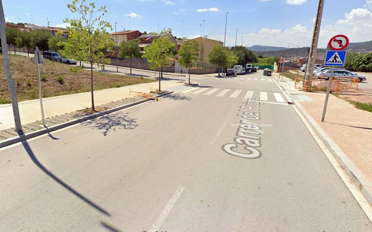 Tallat l'accés al carrer Puigmal per unes obres de telecomunicacions