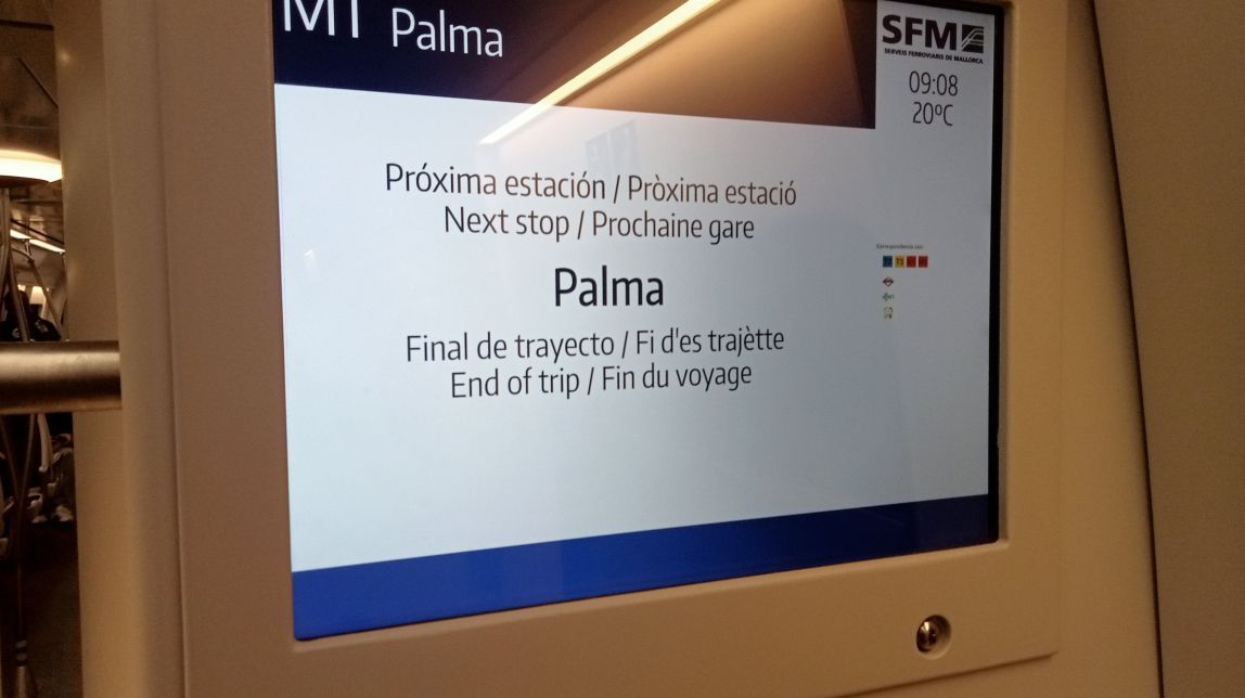El govern balear substitueix el català per un idioma inventat als trens de Mallorca: «Fi d’es trajètte»