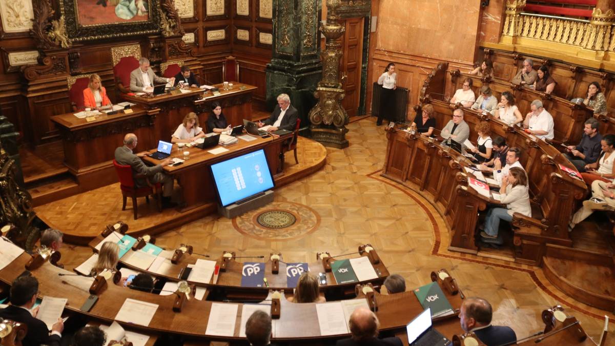 Collboni fa marxa enrere amb un complement que podia augmentar fins a un 5% el sou a alts càrrecs