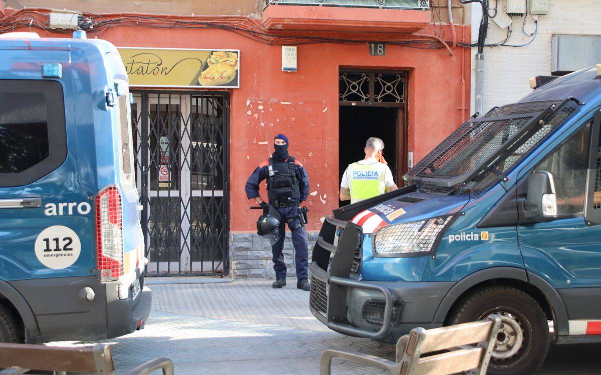 L'operatiu policial contra el top manta a Salou, Reus i Badalona es tanca amb 28 detinguts