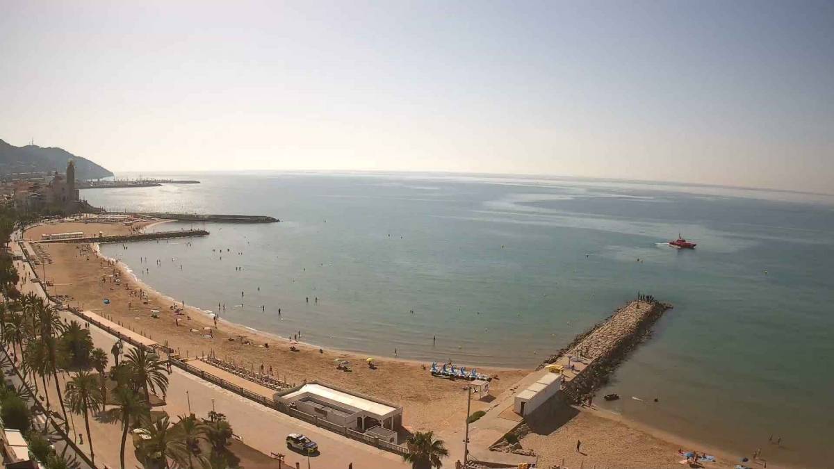 Detenen un home que ha apunyalat la mare a Sitges i ha fugit al mar