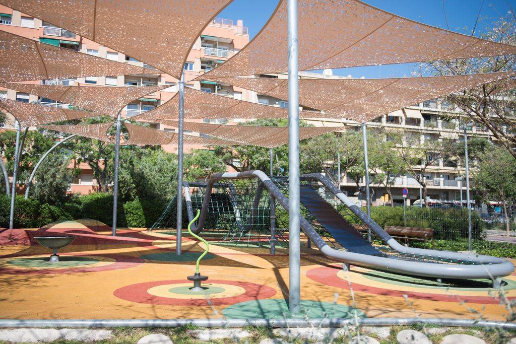 Oasis urbans amb criatures: guia pràctica dels refugis climàtics de Barcelona per aquest estiu