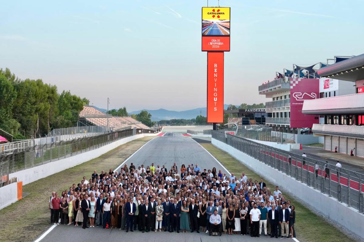 Foto de grup dels assistents a l'acte del Dia de l'Empresa - Departament d’Empresa i Treball