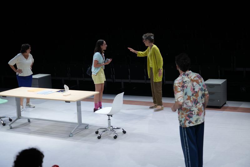 Rosa Gamiz, Anna Sahun, Dafnis Balduz i Lua Amat en el muntatge `Primera Llei de Newton` a la Villarroel