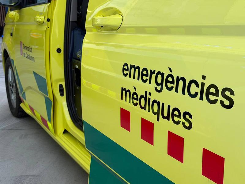 Un ferit per inhalació de fum en un incendi d’habitatge al centre de Cervera