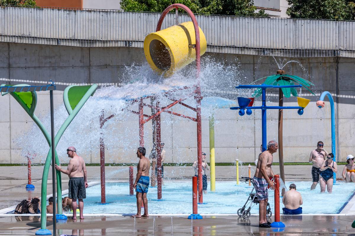La piscina exterior de Can Llong a vessar