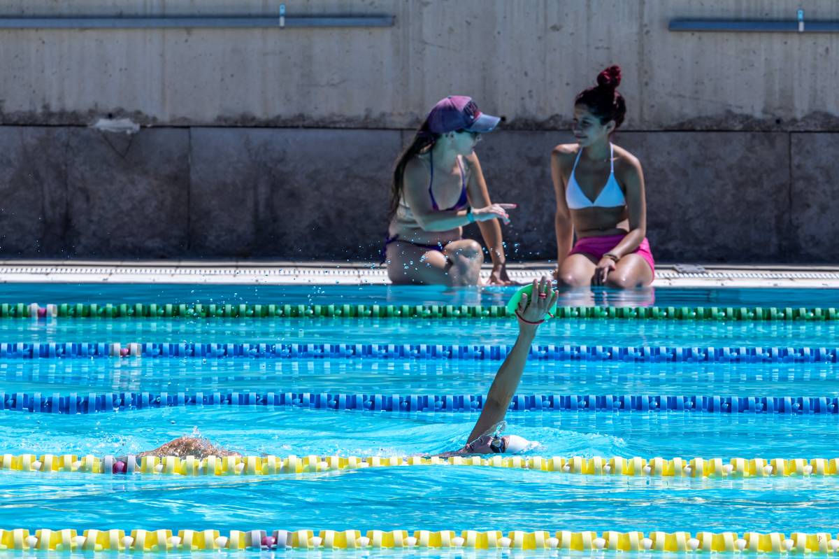 La piscina exterior de Can Llong a vessar