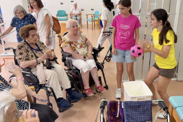 Viure una setmana de casal d'estiu a la residència dels avis