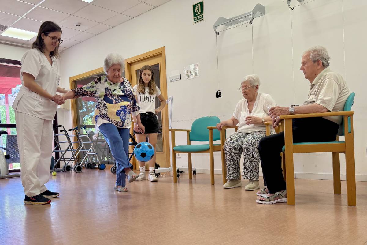 Infants i usuaris de la residència Amavir de Sant Cugat conviuen durant una setmana