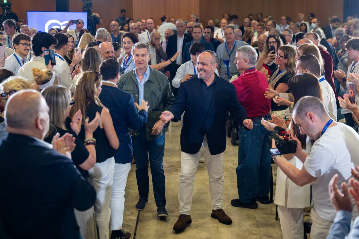 Feijóo suma PP, Vox i Junts exigint eleccions: «Sánchez governa contra la majoria de la cambra»
