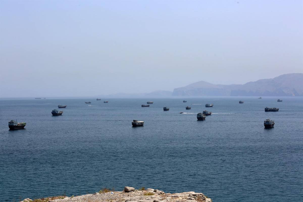  Nova jornada d'atacs a l'estret d'Ormuz: els Estats Units ataquen la costa iraniana i l'Iran respon