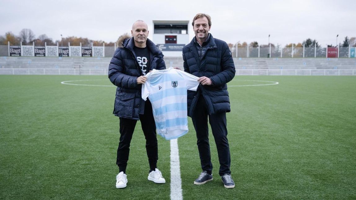 Iniesta segueix els passos de Piqué i compra un equip de futbol després de retirar-se
