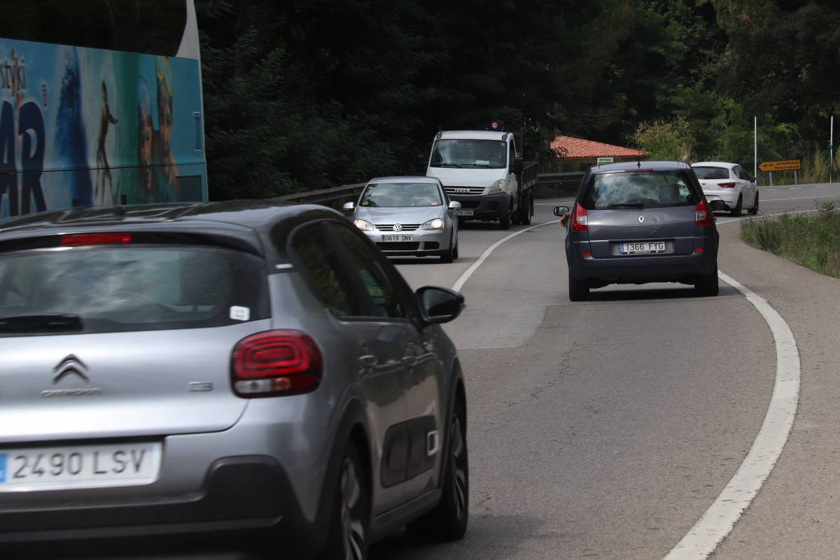 Mor el conductor d’un turisme en una sortida de via a la C-63 a Brunyola