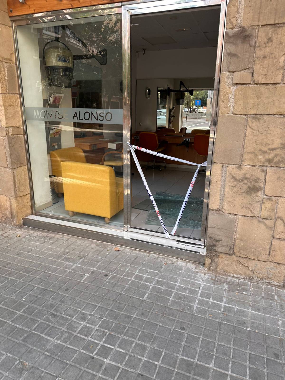 Robatori a l`interior d`un establiment de la Creu Alta de Sabadell