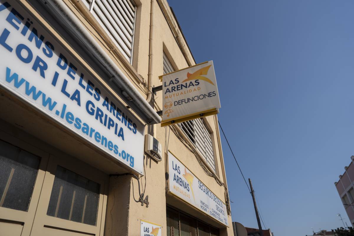 Mutualitat Les Arenes: 50 anys assegurant una mort digna pel barri