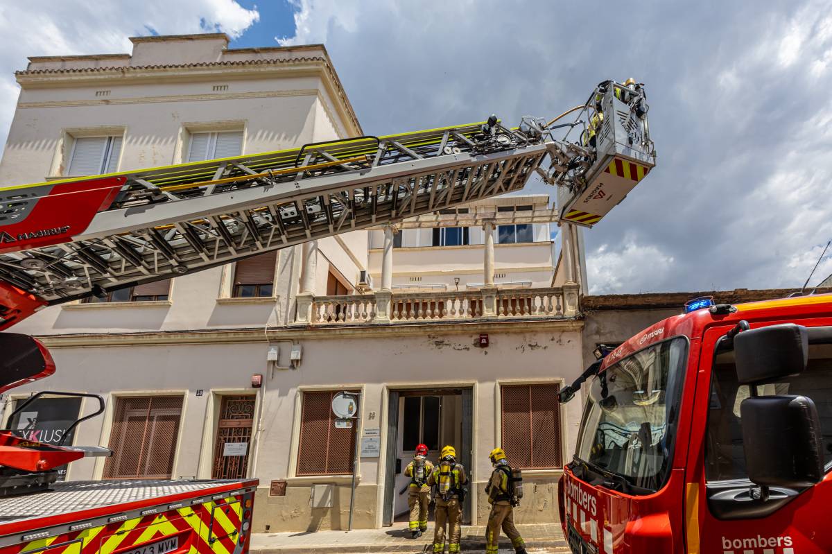Evacuació d`una residència d`avis a Sabadell