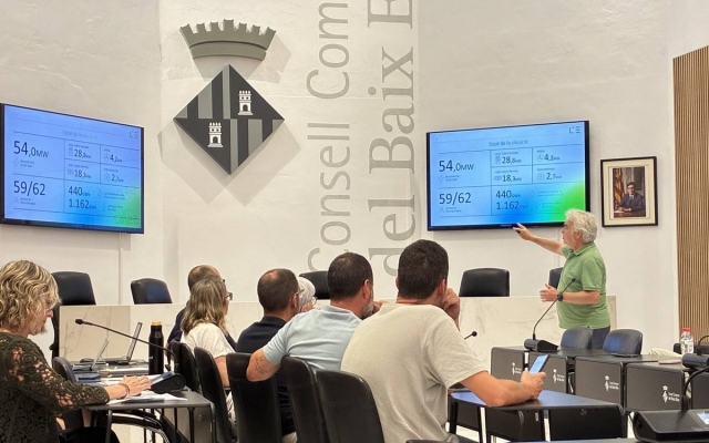 Els alcaldes del Baix Ebre s’uneixen davant el PLATER i reclamen un repartiment equilibrat de les renovables