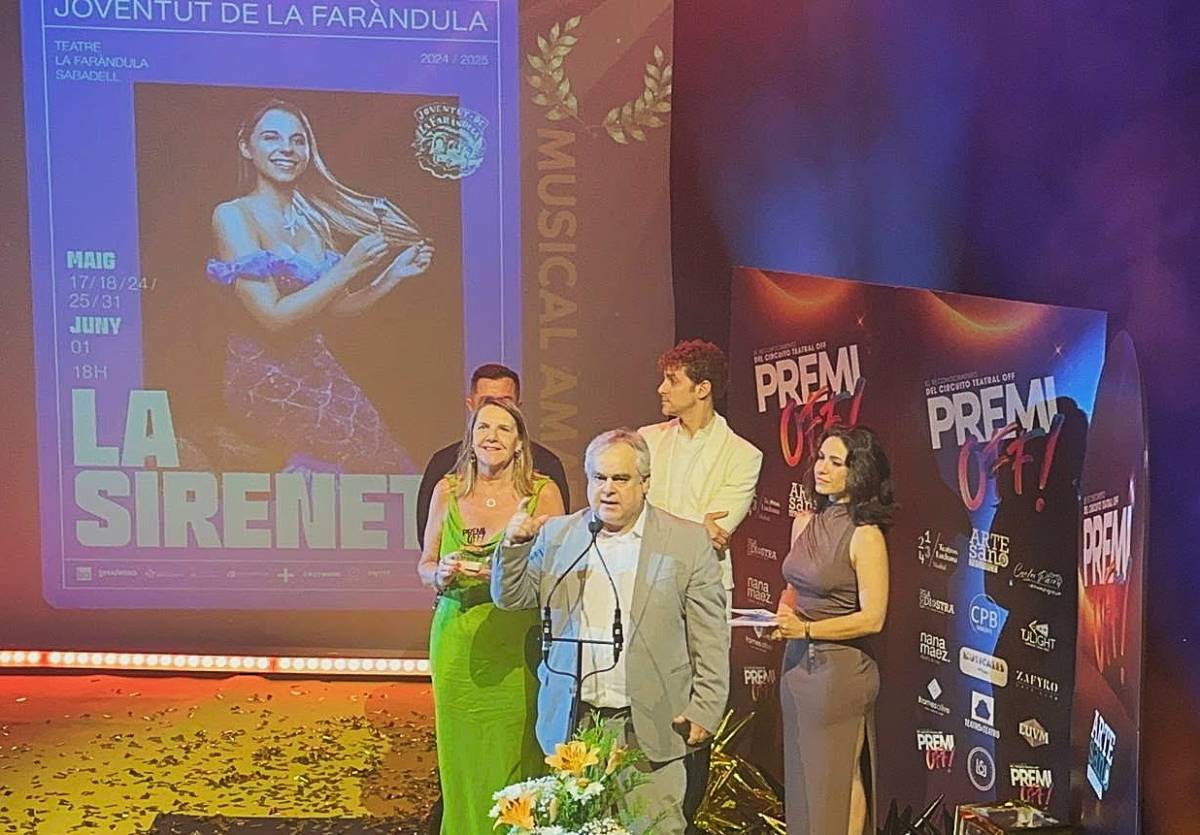 Salva Peig i Maria Pla, directors de l'espectacle, recollint el guardó - Juanma Peláez