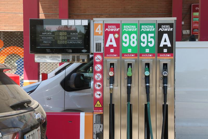 L'encariment dels carburants dispara la inflació fins al 4,3%