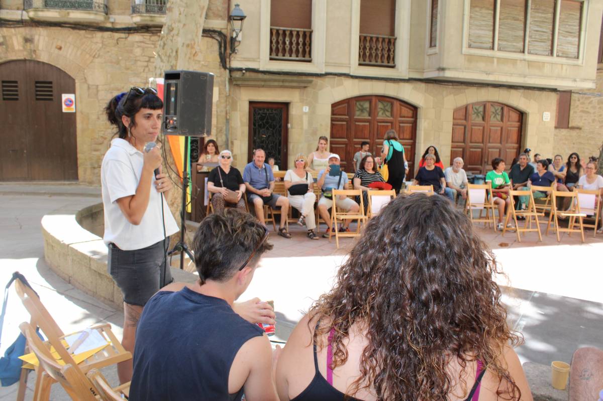 La Plaça de Sant Isidre ha acollit l`acte central del 28J a Solsona - Ramon Estany La Plaça de Sant Isidre ha acollit l`acte central del 28J a Solsona