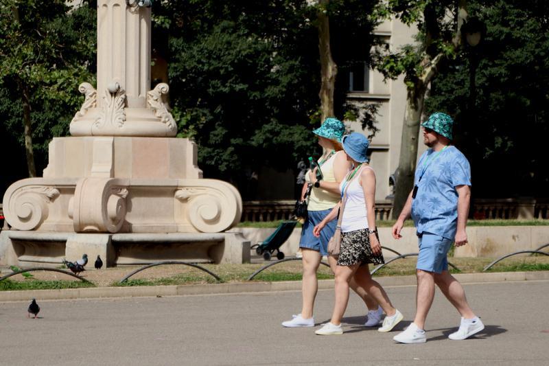 Menys del 40% de les llars de renda baixa de Barcelona tenen aire condicionat