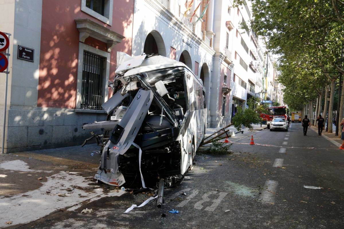 Una conductora novella anava al volant de l’autocar accidentat a Lleida